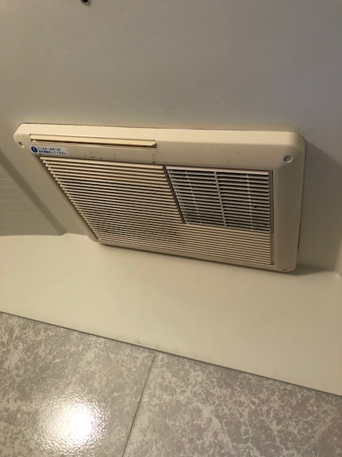 浴室暖房乾燥機が故障（異音）》横浜市緑区/換気扇交換工事なら - 電気 